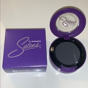 MAC Selena eyeshadow in Is It The Beat?